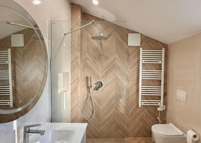 Abc Blloku Center * Τίρανα